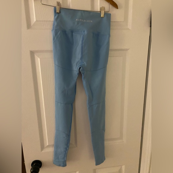Alphalete baby blue seamless leggings - Picture 3 of 4